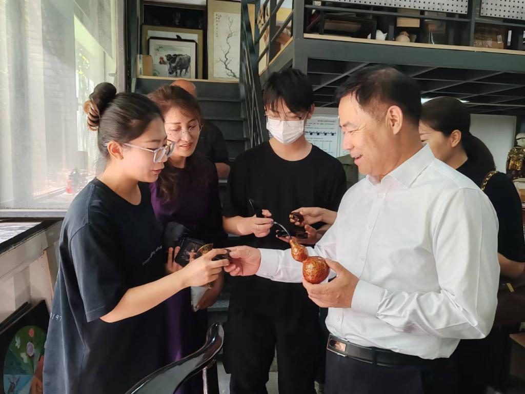 校企合作开新局 产教融合谱新篇——党委书记范桂君带队赴天津中德...
